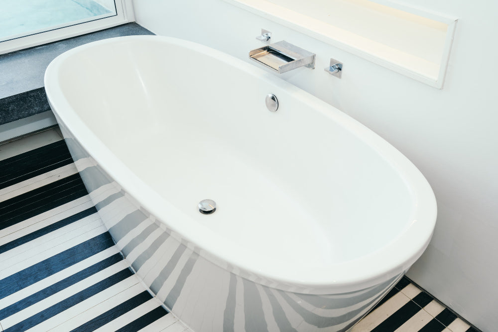 Modern freestanding bathtubs